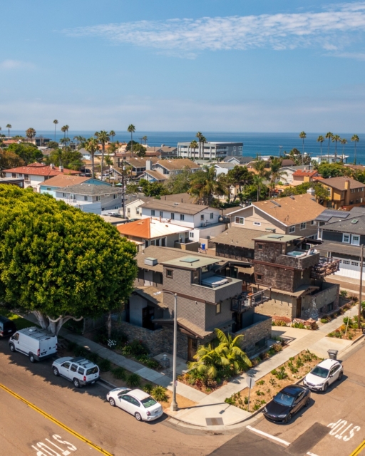 Craftsman charm meets modern luxury at the all-new Seaside Sunset Retreat. 

Just blocks from Moonlight Beach, this stunning 3BR home offers breathtaking ocean views and a chef’s kitchen that’s begging for a dinner party. Whether you’re lounging on the spacious decks or exploring the local shops, this is the coastal escape you’ve been waiting for.

Link in bio to book your stay. 

#Encinitas #MoonlightBeach #LuxuryRental #CraftsmanHome #OceanViews #StayWithPSPlatinum