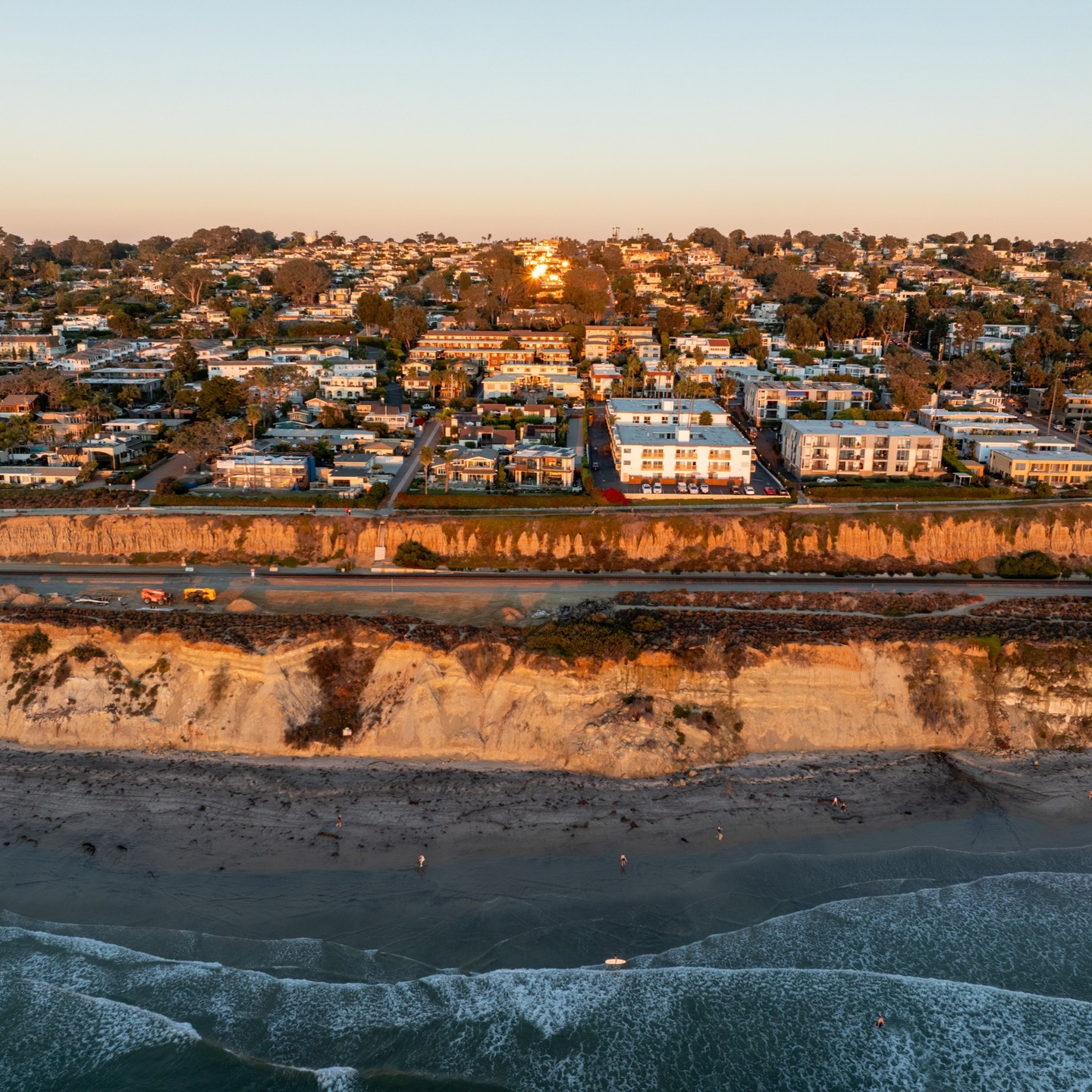 Happy New Year from the coast! 🥂✨ 

Here’s to 365 new days of sunsets, sandy toes, and making memories in beautiful places. 

Whether you’re joining us for a winter escape or planning your summer getaway, we can’t wait to welcome you in 2026. 

Cheers to your best year yet!

Plan your 2026 travel at the link in bio. 

#HappyNewYear2026 #CheersToTheNewYear #SanDiegoLife #LuxuryVacationRentals #StayWithPSPlatinum