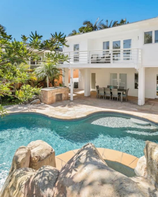 Outdoor living isn’t a bonus in San Diego. It’s the whole point. Private pool, ocean breeze, and nothing on the calendar. This is the reset you’ve been needing. 

Book your dates before summer fills up — link in bio. 

#solanabeach #vacationRental #SanDiegoPool #VacationRentalLife