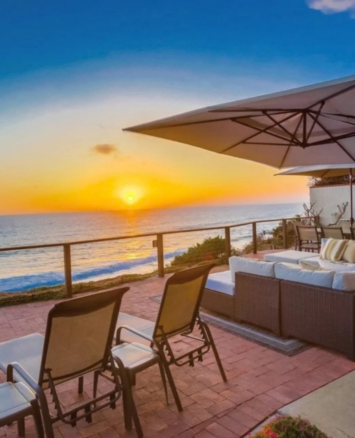 50 feet of ocean frontage and front-row seats to the Pacific. 🌊

Welcome to the Moonlight Seaside Retreat in Encinitas. Perfectly positioned just steps from Moonlight Beach, this nearly 4,000-square-foot sanctuary is the definition of seamless coastal living. Spend your mornings walking the sand or grabbing coffee in town, and your evenings hosting sunset dinners on the wraparound patio—complete with a built-in BBQ, outdoor TV, and integrated SONOS.

With sweeping views from the main living spaces and the primary suite, the ocean is the backdrop to your entire stay.

Tap the link in our bio to book your North County escape.

 #MoonlightBeach #EncinitasLife #OceanfrontLiving #SanDiegoVacation #LuxuryRentals CoastalRetreat StayWithPSPlatinum